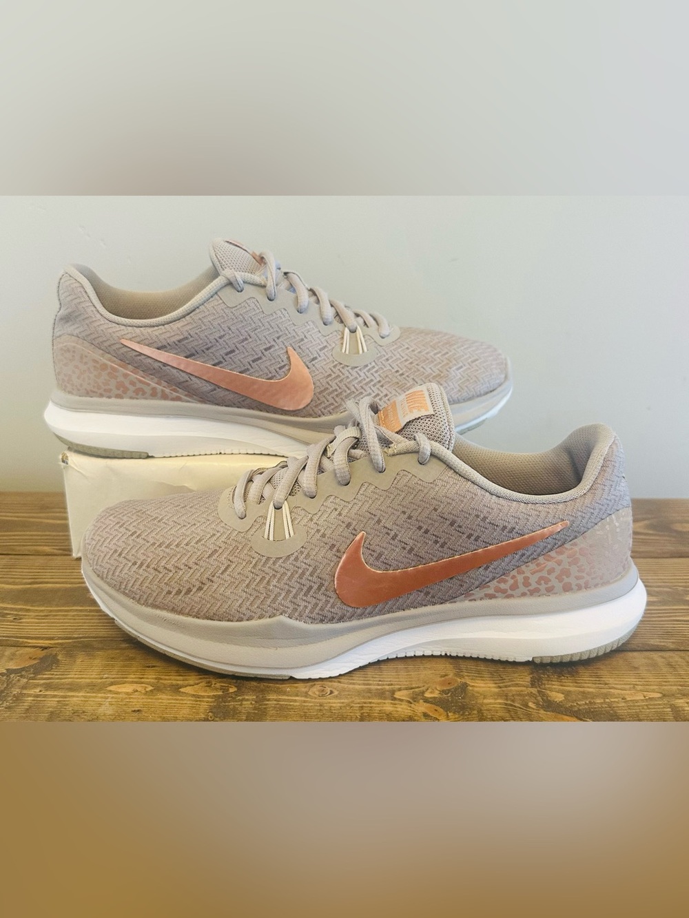 Nike Womens In Season TR 7 Shoes 917722-004 Gray/Rose Gold Swoosh Women’s 7.5